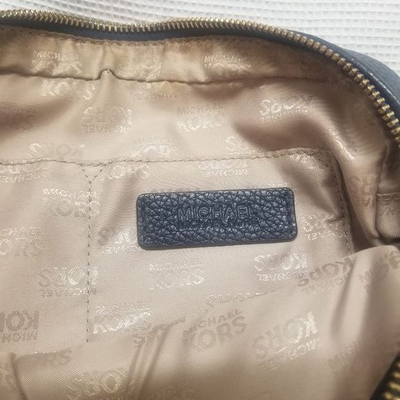 Michael Kors Crossbody Bag - Picture 7 of 8